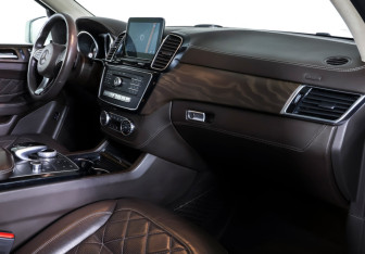 Подержанный автомобиль Mercedes-Benz GLE 2017 года (11 фото)