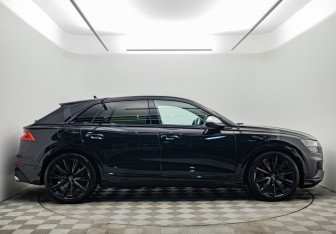 Подержанный автомобиль Audi SQ8 2023 года (4 фото)