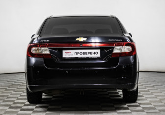 Подержанный автомобиль Chevrolet Epica 2011 года (6 фото)