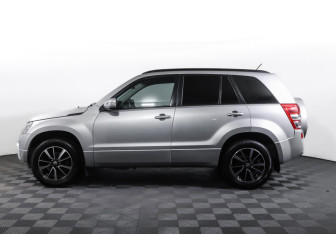 Подержанный автомобиль Suzuki Grand Vitara 2008 года (8 фото)