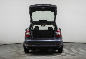 Подержанный автомобиль Skoda Octavia Liftback 2012 года (16 фото)