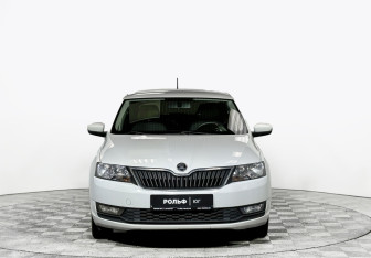 Подержанный автомобиль Skoda Rapid Liftback 2019 года (2 фото)