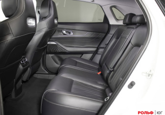 Подержанный автомобиль Changan UNI-K 2023 года (8 фото)