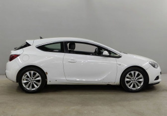 Подержанный автомобиль Opel Astra Hatchback 2013 года (4 фото)