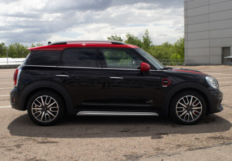Подержанный автомобиль MINI Countryman 2018 года (4 фото)