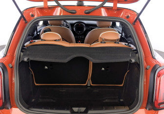 Подержанный автомобиль MINI Hatch 2021 года (10 фото)