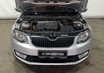 Подержанный автомобиль Skoda Octavia Liftback 2013 года (9 фото)