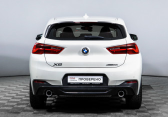 Подержанный автомобиль BMW X2 2019 года (6 фото)