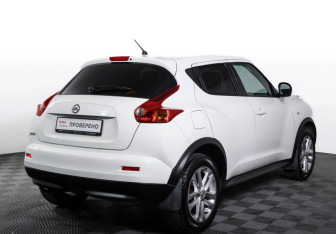 Подержанный автомобиль Nissan Juke 2013 года (5 фото)