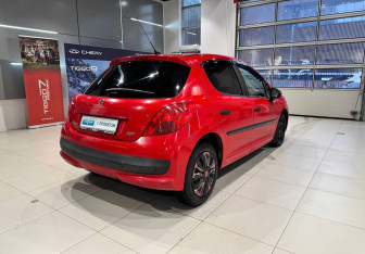 Подержанный автомобиль Peugeot 207 Hatchback 2009 года (4 фото)