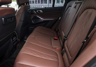 Подержанный автомобиль BMW X5 2022 года (25 фото)