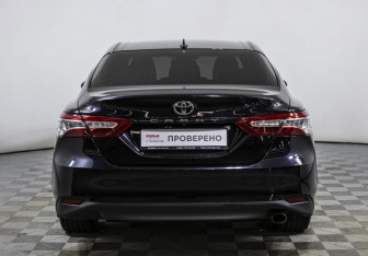Подержанный автомобиль Toyota Camry Sedan 2020 года (6 фото)