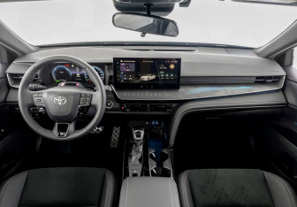 Новый Toyota Camry Sedan 2025 (10 фото)