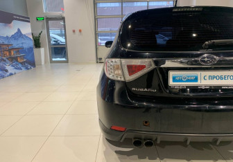 Подержанный автомобиль Subaru Impreza Hatchback 2007 года (9 фото)