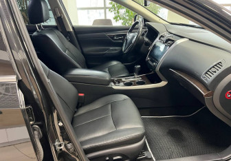 Подержанный автомобиль Nissan Teana 2014 года (17 фото)