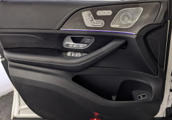 Подержанный автомобиль Mercedes-Benz GLE 2021 года (18 фото)