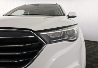 Подержанный автомобиль FAW Besturn X40 2020 года (5 фото)