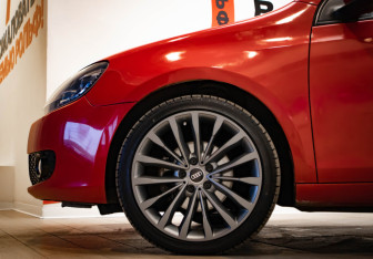 Подержанный автомобиль Volkswagen Golf Hatchback 2011 года (32 фото)