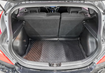 Подержанный автомобиль Hyundai Solaris Hatchback 2014 года (10 фото)