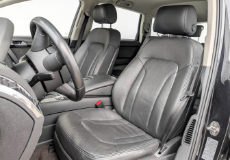 Подержанный автомобиль Audi Q7 2012 года (21 фото)