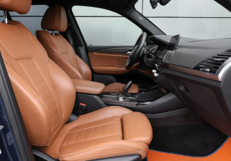 Подержанный автомобиль BMW X3 2018 года (10 фото)