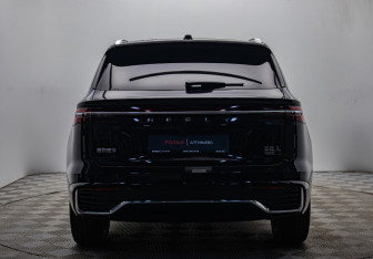 Подержанный автомобиль Geely Monjaro 2026 года (4 фото)