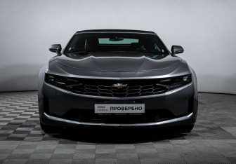 Подержанный автомобиль Chevrolet Camaro Convertible 2019 года (2 фото)