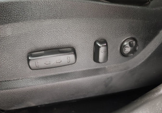 Подержанный автомобиль Kia Sorento 2017 года (14 фото)