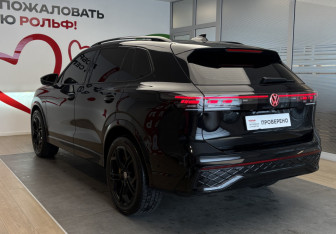 Подержанный автомобиль Volkswagen Tiguan 2024 года (6 фото)