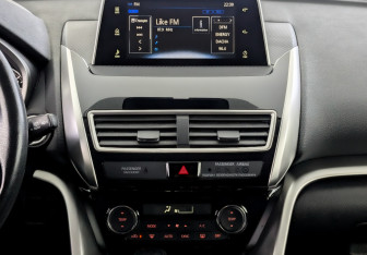 Подержанный автомобиль Mitsubishi Eclipse Cross 2018 года (15 фото)