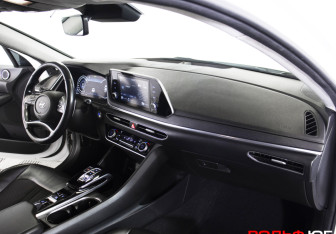 Подержанный автомобиль Hyundai Sonata 2020 года (14 фото)