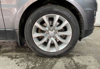 Подержанный автомобиль Land Rover Range Rover Sport 2017 года (22 фото)
