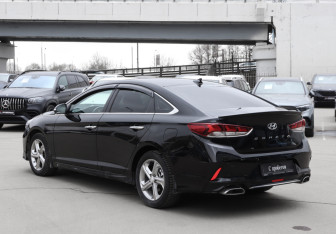 Подержанный автомобиль Hyundai Sonata 2017 года (7 фото)