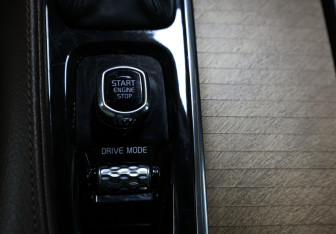 Подержанный автомобиль Volvo S90 2020 года (22 фото)