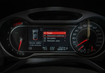 Подержанный автомобиль Ford S-MAX 2008 года (12 фото)