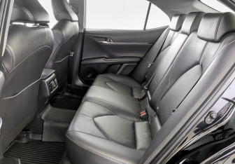 Подержанный автомобиль Toyota Camry Sedan 2021 года (12 фото)