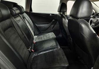 Подержанный автомобиль Volkswagen Passat Wagon 2010 года (12 фото)