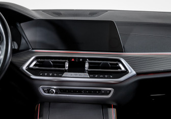 Подержанный автомобиль BMW X5 2022 года (13 фото)