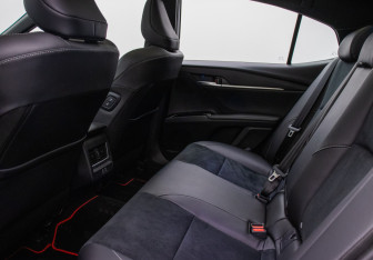 Подержанный автомобиль Toyota Camry Sedan 2025 года (11 фото)