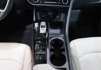 Подержанный автомобиль Hyundai Sonata 2019 года (18 фото)