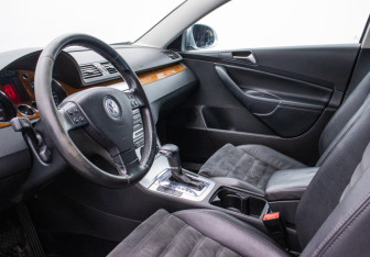 Подержанный автомобиль Volkswagen Passat Sedan 2008 года (10 фото)