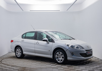 Подержанный автомобиль Peugeot 408 2014 года (3 фото)