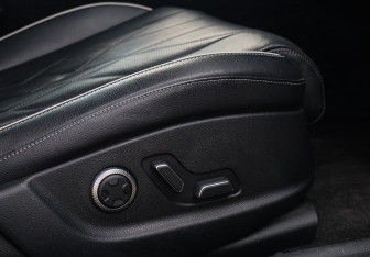 Подержанный автомобиль Genesis G80 2021 года (8 фото)