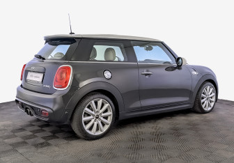 Подержанный автомобиль MINI Hatch 2016 года (5 фото)