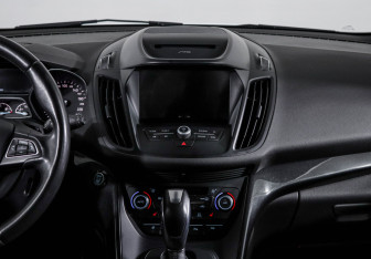 Подержанный автомобиль Ford Kuga 2018 года (13 фото)