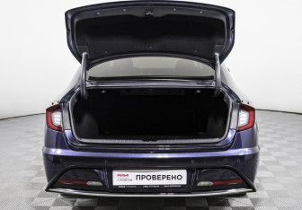 Подержанный автомобиль Hyundai Sonata 2019 года (24 фото)