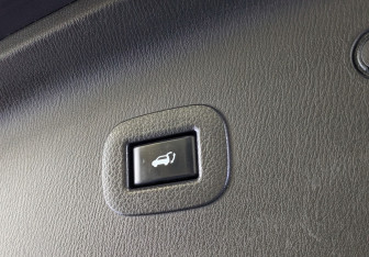 Подержанный автомобиль Infiniti QX80 2019 года (11 фото)