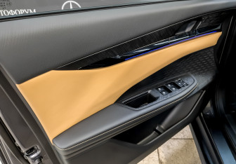 Подержанный автомобиль Changan UNI-V 2023 года (19 фото)