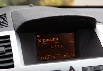 Подержанный автомобиль Opel Zafira Compactvan 2013 года (18 фото)