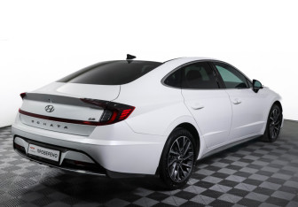 Подержанный автомобиль Hyundai Sonata 2020 года (5 фото)